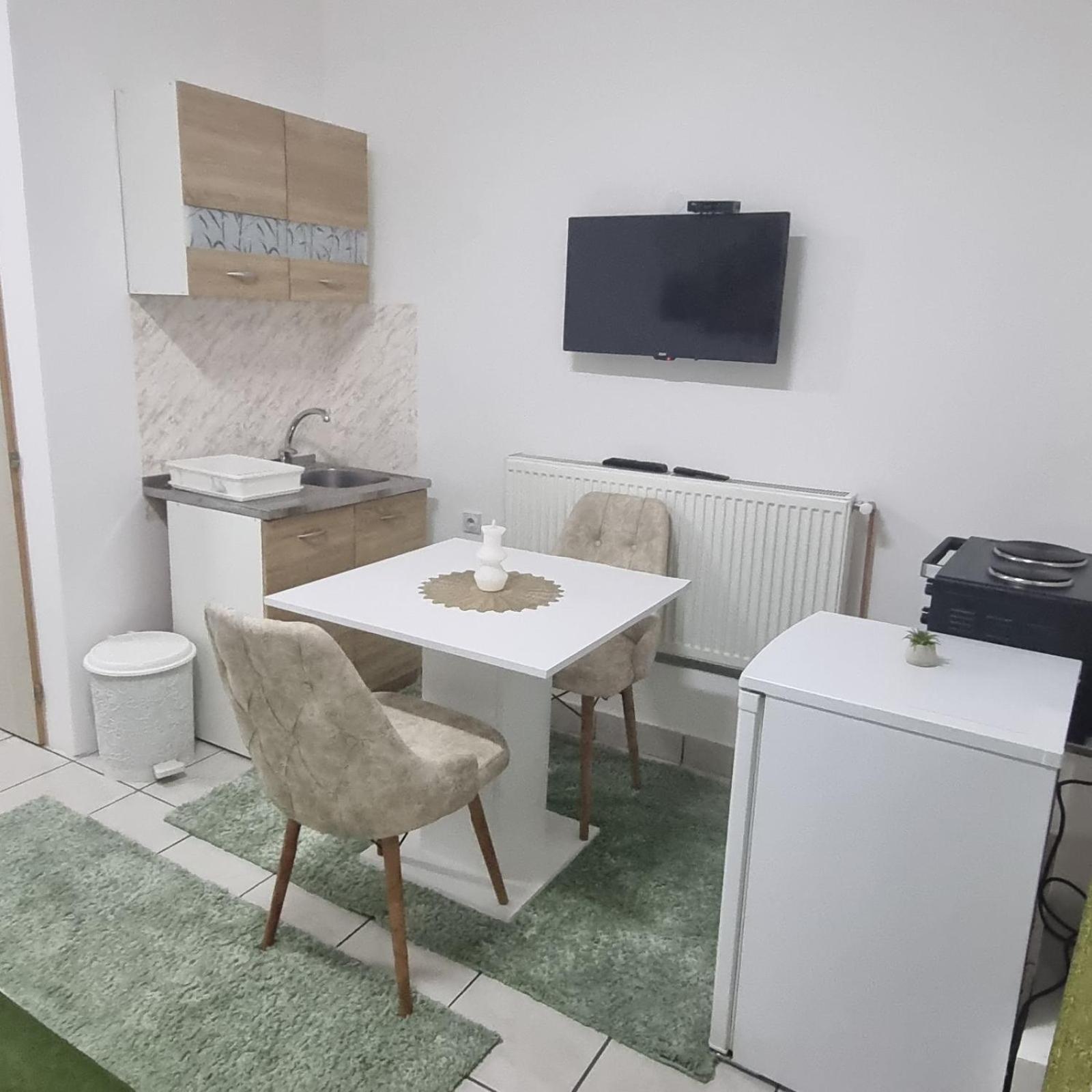 Family Apartmani Le Лесковац Экстерьер фото